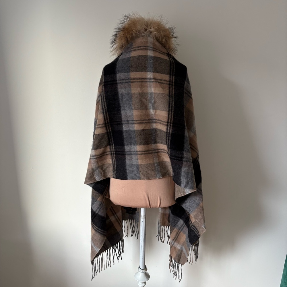 Linda Richards Luxury Cashmere Wool Removable Raccoon Fur Trim Plaid Wrap OS - Picture 5 of 9